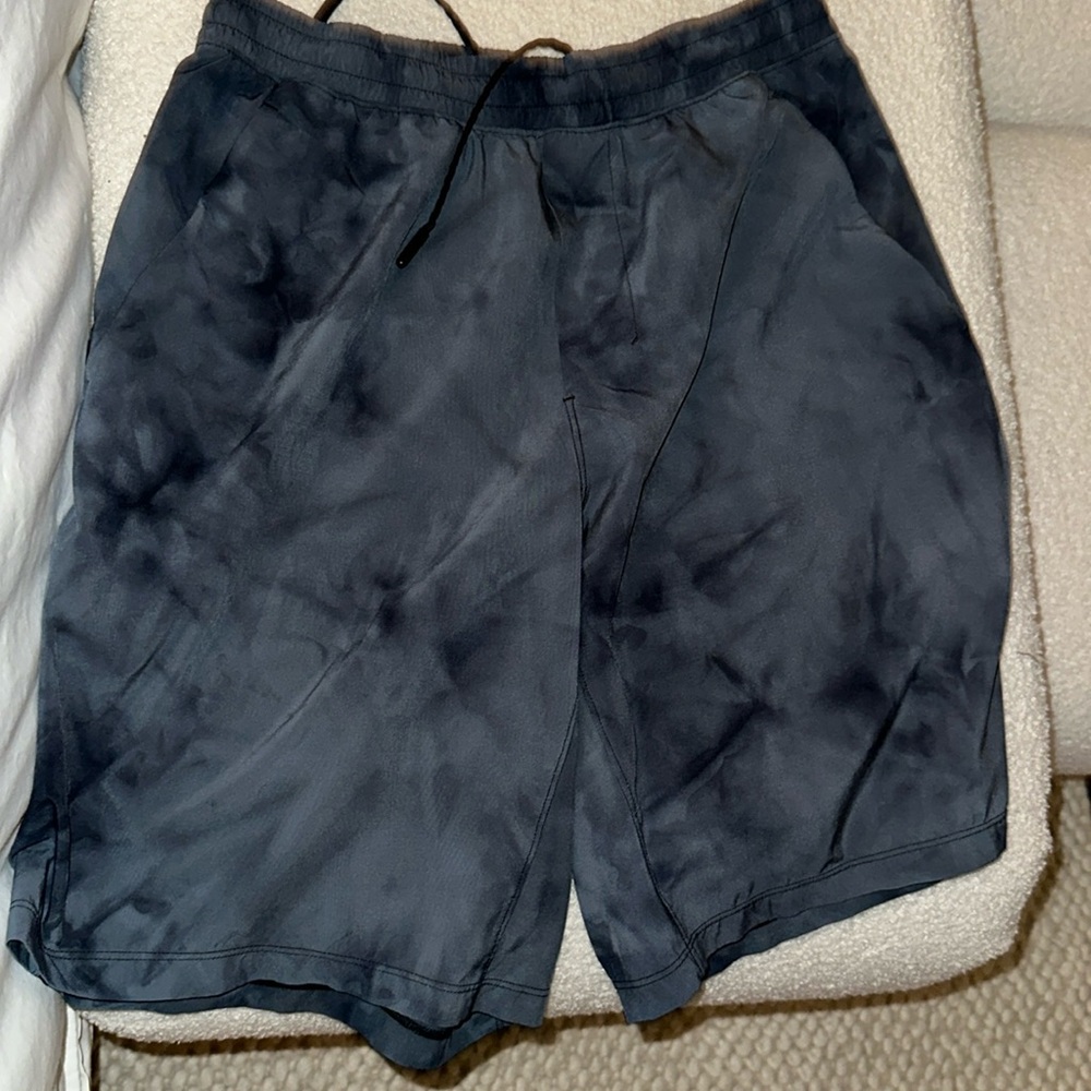 Lululemon shorts size M